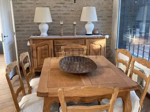 CASA AMOBLADA EN ALQUILER EN CITY BELL DE 3 DORMITORIOS PARQUE Y PILETA