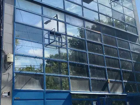 600 M2 TODO HORMIGON CON MONTACARGA + POSIBILIDAD DE 200 M2 (TECHADO C/PARABOLICO)