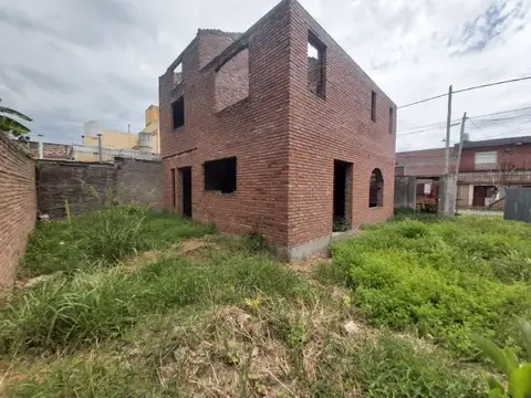 VENTA- terreno con construccion 