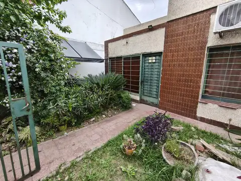 Terreno en Venta en Villa Luzuriaga, USD 98.000