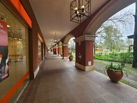 Local  en Alquiler ubicado en Pueblo Caamaño, Pilar, G.B.A. Zona Norte