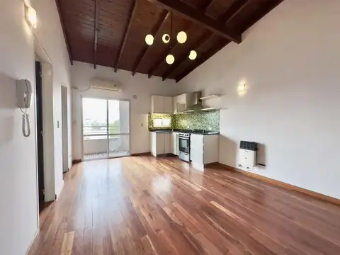 Departamento de 2 ambientes con balcon y cochera