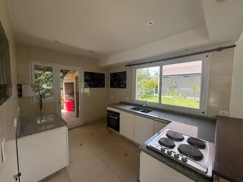 Casa en Venta en Pilar del Este - Santa Guadalupe, USD 180.000