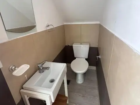 Casa en Venta con 4 cocheras