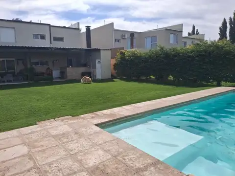 VENTA Casa de 3 dormitorios en B°Privado ELEMENTOS Plottier