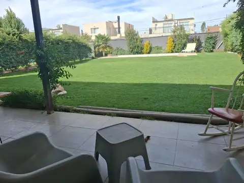 Venta Casa De 3 Dormitorios En B°privado Elementos