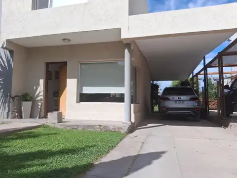 Venta Casa De 3 Dormitorios En B°privado Elementos
