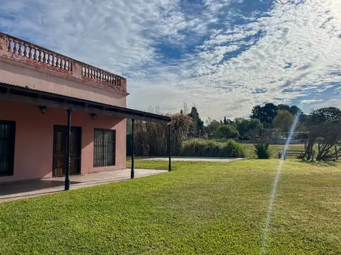 Casa 5 ambientes con 2 baños