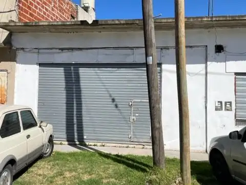 137 y 524- 3 LOCALES COMERCIALES