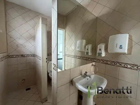 Piso de 100m2 con departamento de 2 ambientes en planta baja