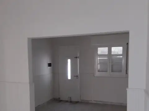 Casa excelente estado y ubicación.