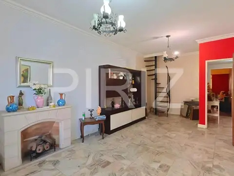 Casa  Venta 5 ambientes en Castelar Norte