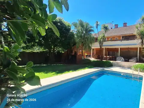 Acassuso Casa señorial en venta, en excelente ubicacion de Libertador al Rio