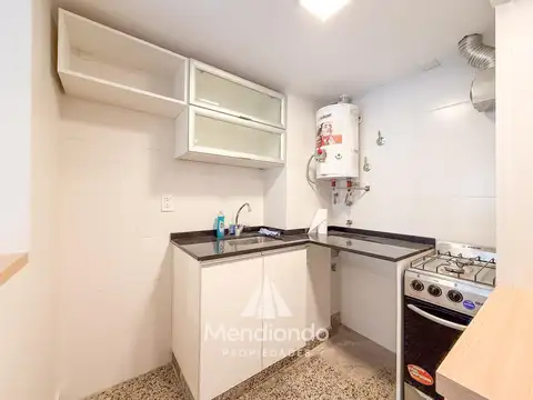 ALQ 24 MESES - Depto 2 amb al frente con balcón.
