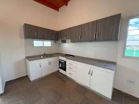 Casa 4 ambientes con 1 baño