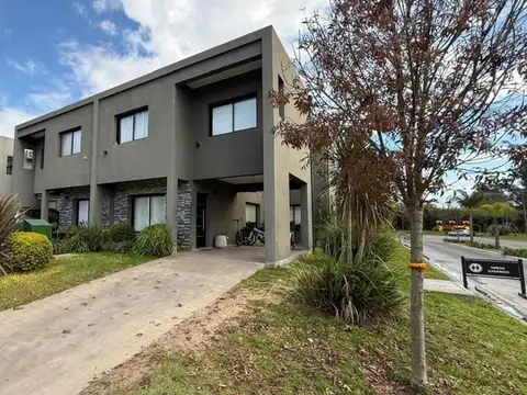 Casa En Alquiler En Maria Eugenia Residences