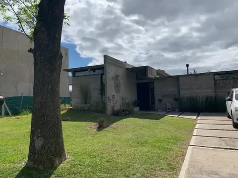 Casa  en Alq. Temporario en Santa Guadalupe, Pilar del Este, Pilar