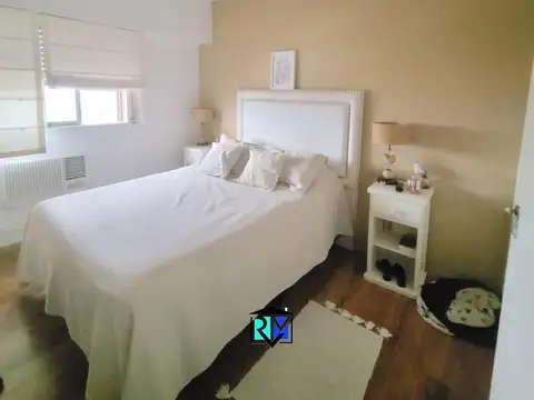 Departamento amplio, excelente ubicación.