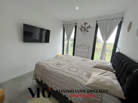 Casa 4 ambientes con 2 baños