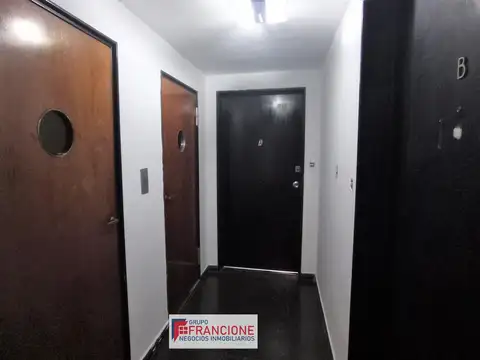 Oficina en Alquiler con 1 cochera