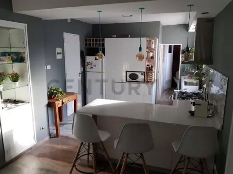 Avenida Luis María Campos 100, Piso 1