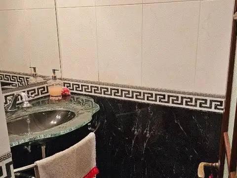 CASA SOÑADA DE 5 AMBIENTES  C/DEP, JARDIN,TERRAZA Y GARAGE 2