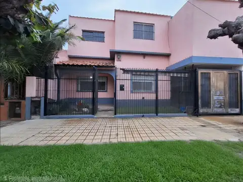 VENTA CASA 4 AMB DON BOSCO 280 M2 QUINCHO