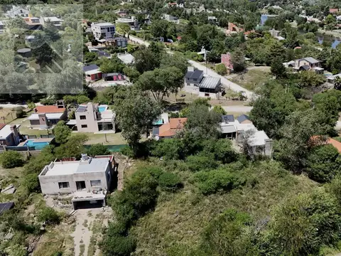 Lote en venta en San Antonio de Arredondo cerca del rio, superficie 749 mts2