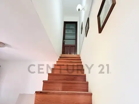 Casa en Alquiler con 1 cochera