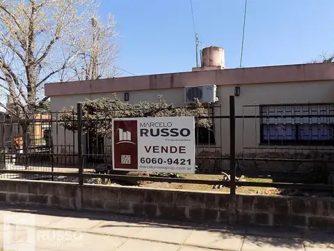 CASA 4 AMBIENTES c/ PISCINA