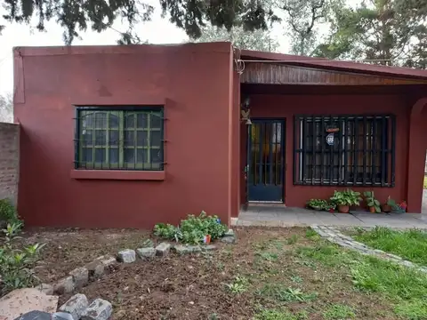 Casa en Venta con 3 cocheras