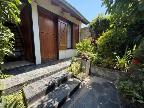 DUPLEX, EN CONDOMNIO, EN ALQUILER. CASTELAR SUR.