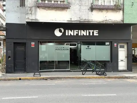 VENTA GRAN LOCAL COMERCIAL CENTRICO SOBRE AVENIDA