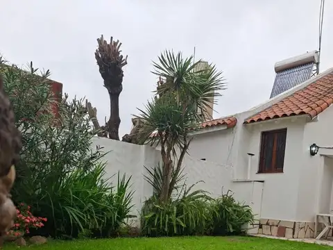 HERMOSA CASA EN CASTELAR