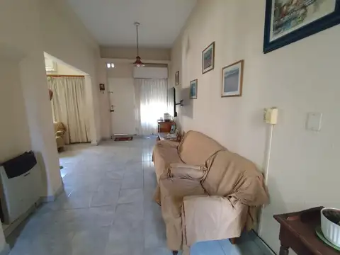 CASA TRES AMBIENTES VENTA EN LOMAS DE ZAMORA