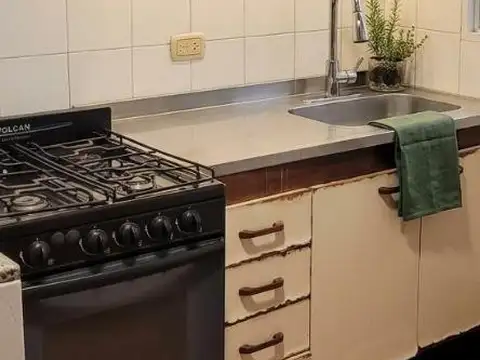 Depto Tipo Casa en Venta 80 años