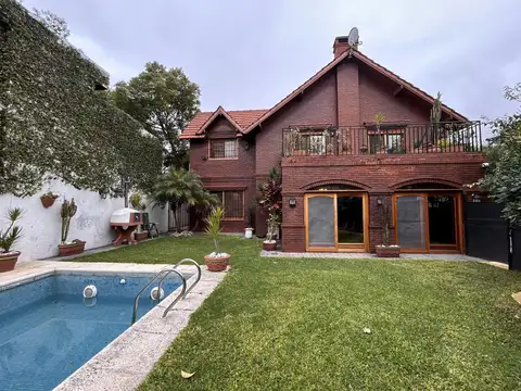 Casa 7 ambientes con 4 baños