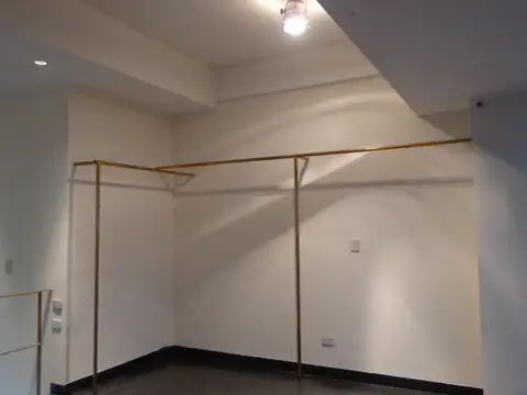 Local en Venta 40 años