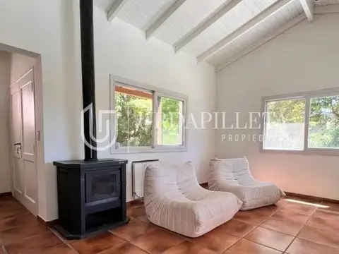 Casa 4 ambientes con 2 baños