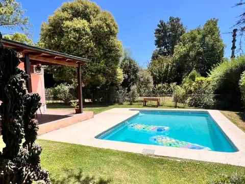 Casa 4 ambientes con 2 baños
