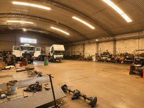 VENTA GALPON 700m2 - suelo alto transito