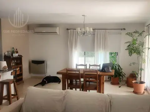 Casa en Venta con 6 cocheras