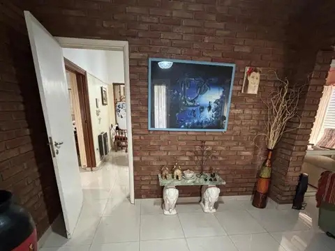 CASA EN VENTA CON DEPARTAMENTO INTERNO