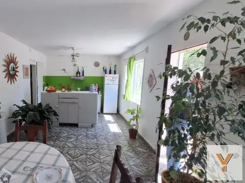 Casa 7 ambientes con 2 baños