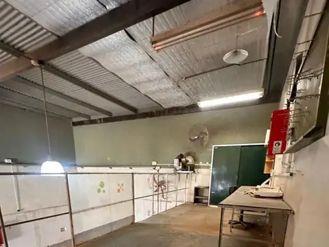 Galpon en Venta 8,66  mts Frente