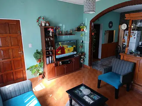 Casa 4 ambientes con 3 baños