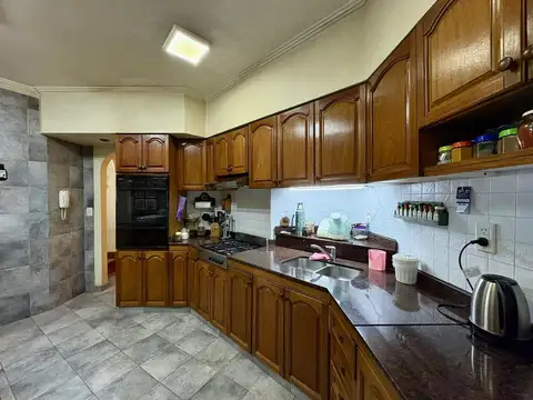 Casa 6 ambientes con 3 baños