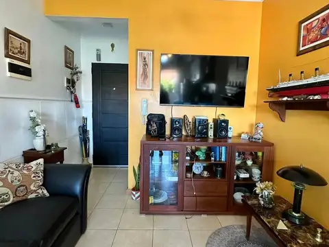 Departamento en Venta en Villa Dominico, USD 68.000