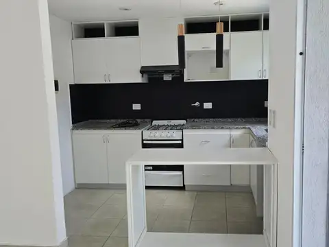 Depto Tipo Casa en Venta en Ituzaingo Norte, USD 108.000