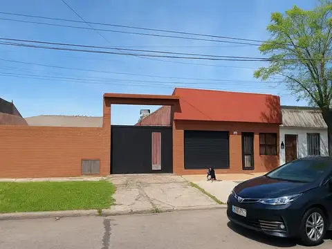 Esteban Echeverría 1600